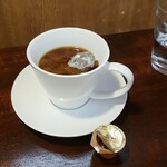 キッチン ブルー グローブ - ミルクを入れます