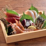 Assortment of 5 types of sashimi