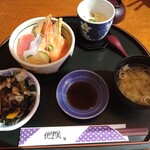 Sushi Umai Mono Dokoro Idumi - 選べるミニ丼セット　880円（ミニちらし丼）