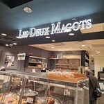 LES DEUX MAGOTS - 