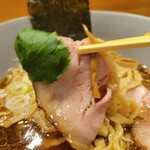 自家製麺 ロビンソン - チャーシュー 少し 豚の臭みを感じた