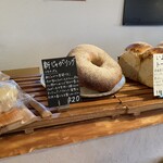 天然こうぼぱん とことこ - 新じゃがの甘さを感じる、サックリ食感のリング(*ﾟ∀ﾟ*)