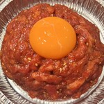 焼肉 スタミナ苑 - 炙りユッケ