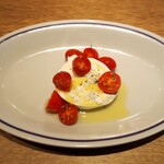 スガハラ -  北海道 トマトとブッラータチーズのカプレーゼ