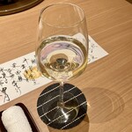 220719710 - 白ワインで乾杯♪