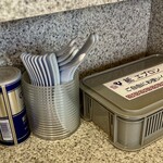 中華そば土屋商店 - 嫁さんはエプロン着用で