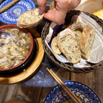 アサリとマッシュルームのアヒージョ