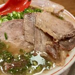 神戸ラーメン 第一旭 - チャーシューの硬さが最高