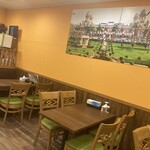 行徳ビリヤーニーハウス - 綺麗になった内観