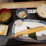 Sashimi To Sushi Uo Ya Icchou - 本日の日替り焼魚