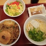 Nakau - 牛すき丼（ご飯小盛り）、小うどんサラダセット