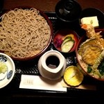 有喜屋 - ミニ天丼セット…つゆ徳利の形が違う？