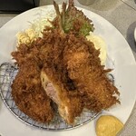 雄太 - ミックスフライ定食　ヒレ、アジ、白身