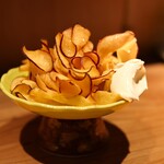鮨次郎 - 薩摩芋チップスとマスカルポーネ