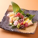 Assortment of 3 types of today's fresh fish sashimi