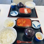 食事処 万祝 - 海鮮玉手箱 1,790円　箱を開けるとスモークされ老いるのか…