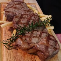 R restaurant & bar - 