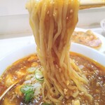 知味飯店 - マーボーメンの麺リフト