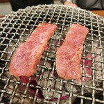 焼肉ホルモン 亀萬 - カルビ