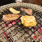 焼肉ホルモン 亀萬 - ミックスホルモン