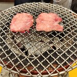 焼肉ホルモン 亀萬 - 牛タン