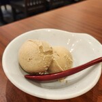 焼肉ホルモン 亀萬 - ほうじ茶アイス