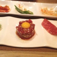 焼肉うしごろ 西麻布本店 - 紫蘇の上に乗ったお肉が一番印象に残る美味しさでした（≧∇≦）最高！