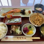 Musashimatsuyamakantorikuraburesutoran - 和定食(1,430円)