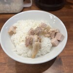 横浜家系ラーメン 黒田家 - ライス　刻みチャーシューのせ