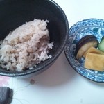 菜々亭 - ご飯は五穀の玄米ご飯です。