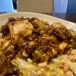 四川料理 シュン - 麻婆豆腐を五目炒飯掛けて