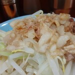 ラーメン 盛太郎 - いつもだと繊維もどきが入るアブラですがこの日は「素の脂」で、コールしたからモリモリと。