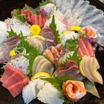 Bishokushu Gen Gen - 新鮮鮮魚の刺身盛り合わせ