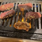 焼肉うしお - 焼き中