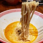 セキレイ - 「冷やし担々麺～ヨダレ鶏と四川ラー油～」の残ったスープに「和え玉」を入れていただくと、アンチョビガーリックの旨味も加わりメチャ( ﾟДﾟ)ｳﾏｰ