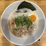 鶏白湯RAMEN 芦屋 焔 - 鶏白湯らーめん 醤油(950円、真上から)