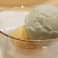 鮓 有無 - 大将が10年以上付き合いのある　極上アイス　塩、夕張メロン　めちゃくちゃ旨い❗甘すぎず上品な味わいで絶妙です。