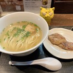 麺屋玉ぐすく - ソーキそば　950円(税込)