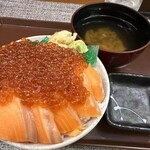 Izakaya Shijimichan - サーモンいくら丼