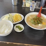 長浜ラーメンとん吉 - ラーメン定食♪