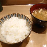 新宿割烹 中嶋 - ご飯と味噌汁