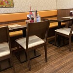インド料理 INDIA - 店内