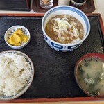 Konami Shiyokudou - もつ煮定食（半ライス）　700円