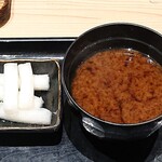 Tonkatsu Maruya - とんかつ まるや 日本橋店 かつ丼定食に付く大根の漬物と赤出汁
