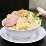 Noodle Atelier Uzo Muzo - 豚麵 BUTAMEN全マシ