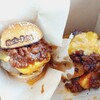 Nick Junk - 料理写真:チーズバーガー（スモール）チリチーズポテト