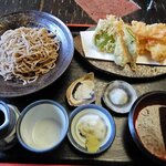 蕎麦喰い処 利めい庵 - 利めい庵 「海老鱧相盛り天せいろ」