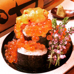 Salmon roe and sea urchin nokke Sushi