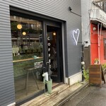 Chilling Coffee&Bake - お店の入り口