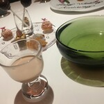 レフェルヴェソンス - 途中からワールドピース、なる百年の孤独とアーモンドをブレンドしたドリンクが出るようになりました。